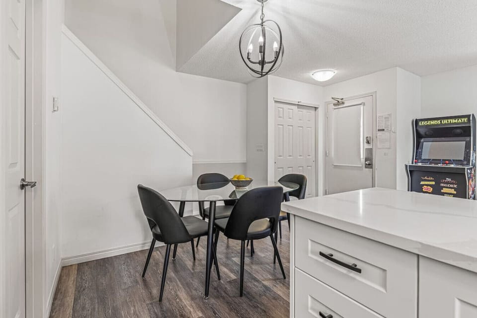 Dining area with 4 seats.