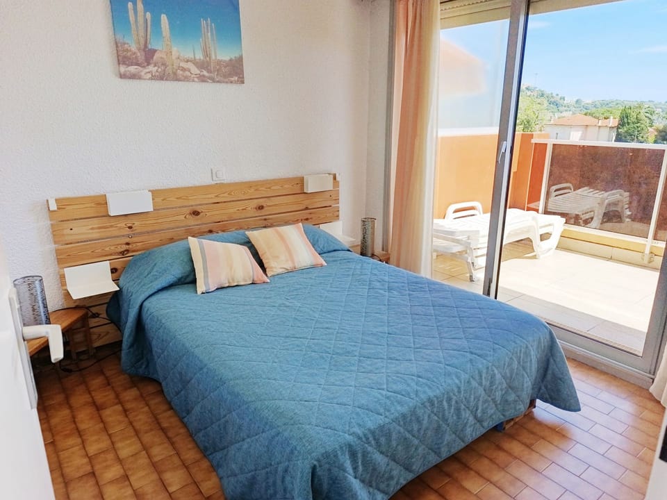 Apartment for up to 8 people with Wi-Fi and exceptional sea view Apartment in Roquebrune-Cap-Martin