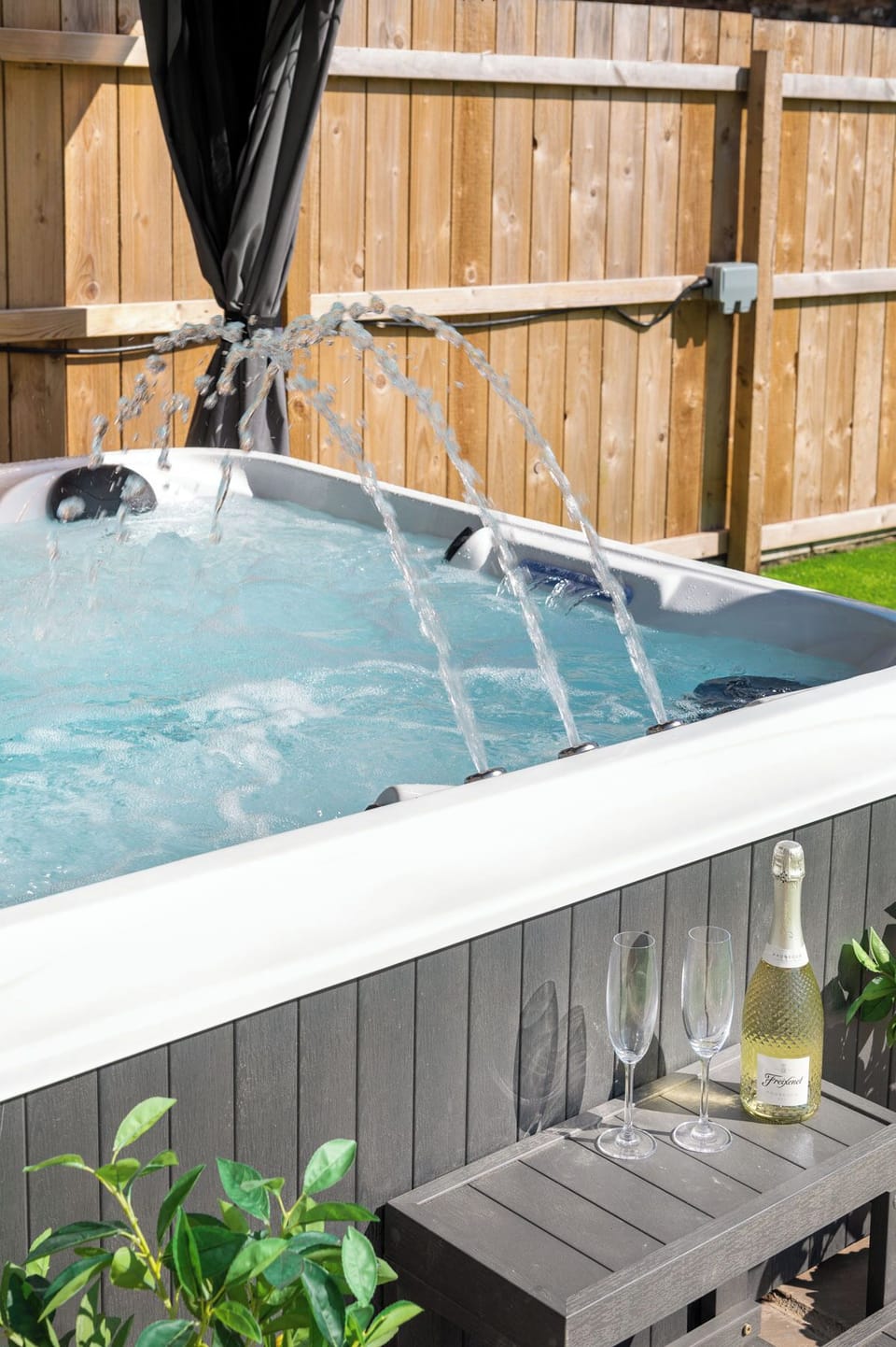 Outdoor spa tub