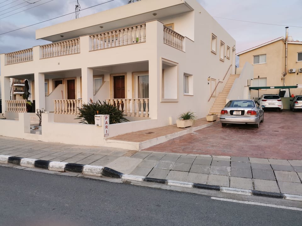 Pari holiday apartments