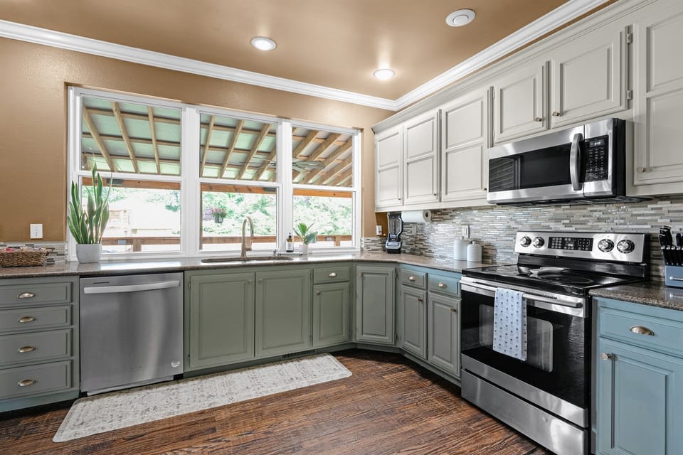 Fully Stocked Kitchen