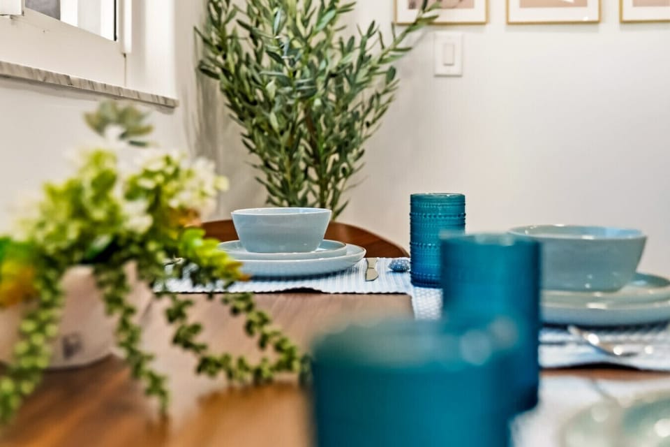 Thoughtfully styled coastal details ✨🌿—every space designed to feel bright, fresh, and welcoming.
