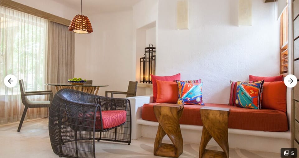 Gather for sunsets on a cozy built-in daybed nook.