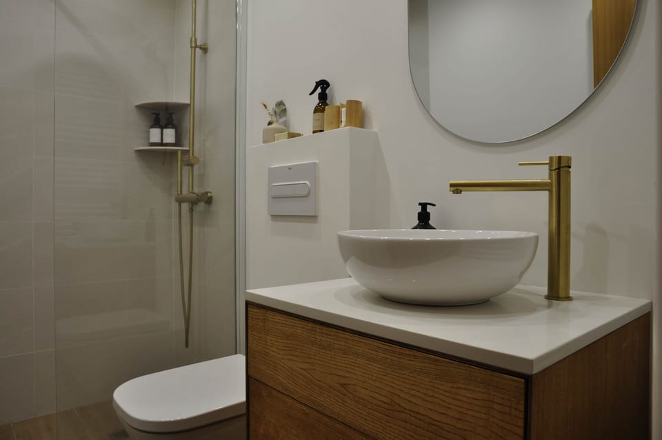 04 Bathroom 0