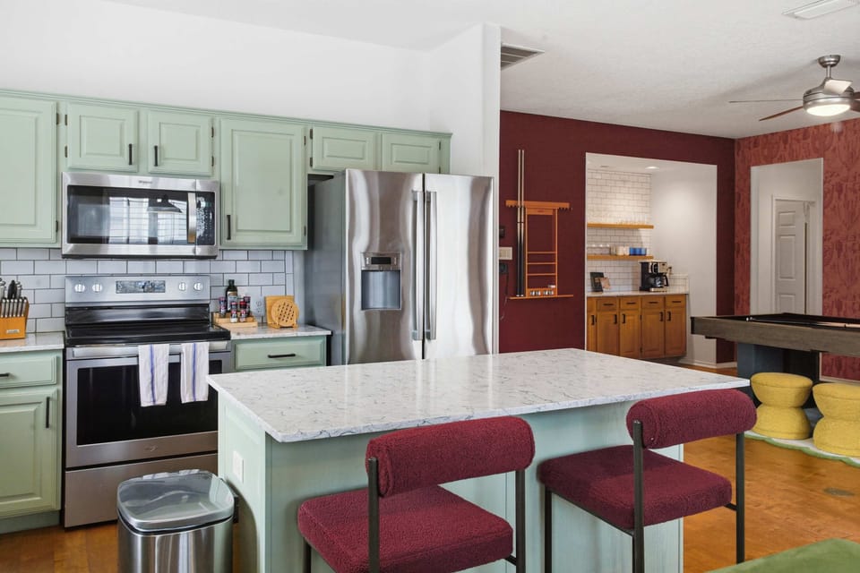 From pancake breakfasts to sunset cocktails, our kitchen has everything you need to cook, laugh, and savor the moment. 