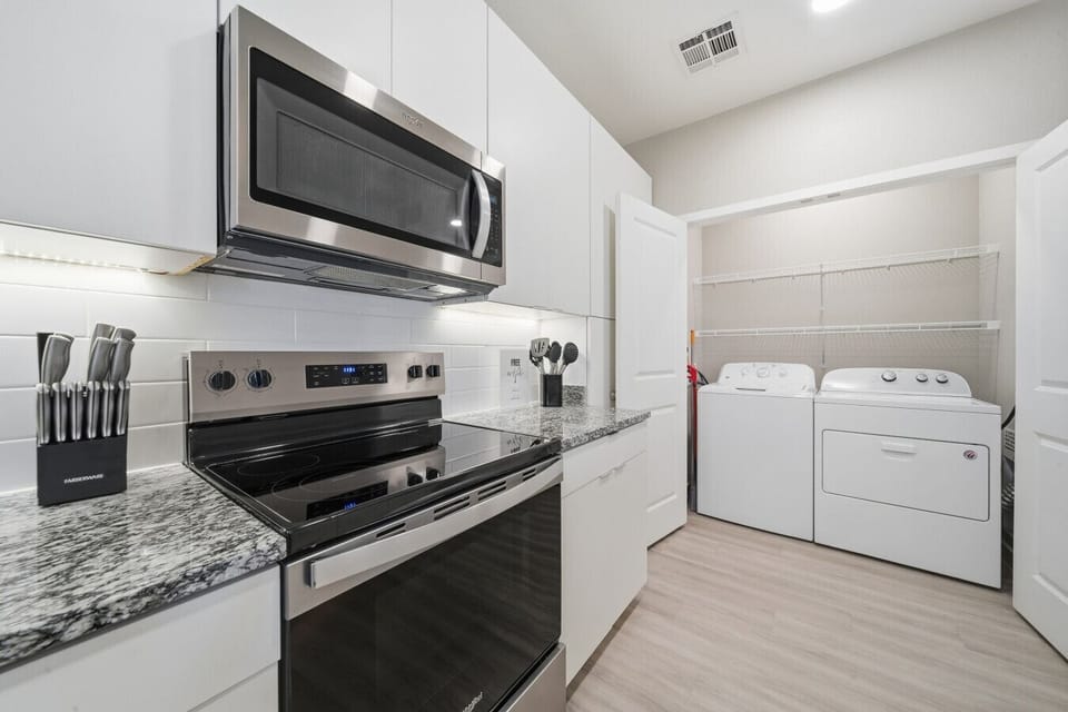 2 Bedroom Washer/Dryer