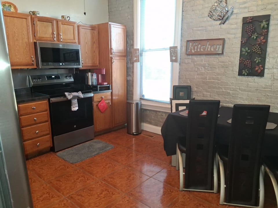 Full Kitchen