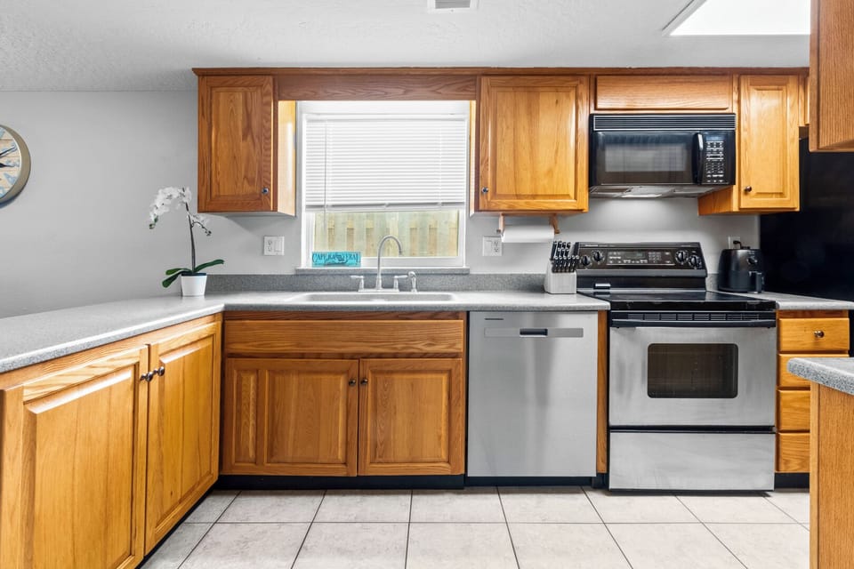 Fully equipped kitchen with plenty of counter space