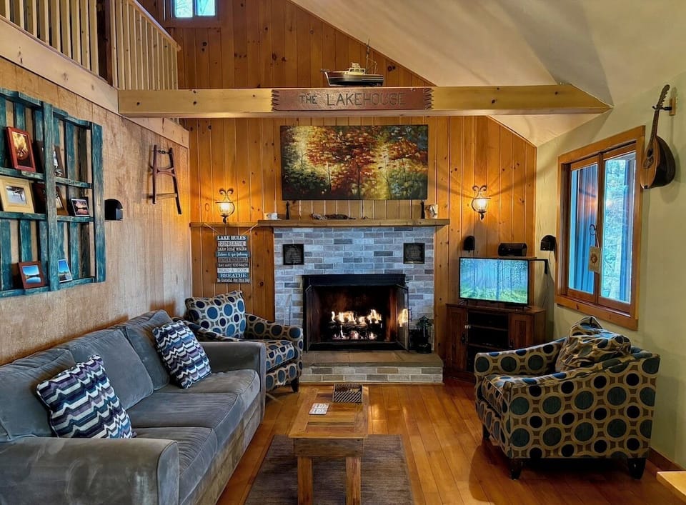 cozy lakeside cottage