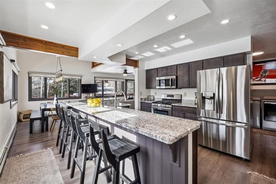 Kitchen - Villa Mount Royal - Frisco Vacation Rental