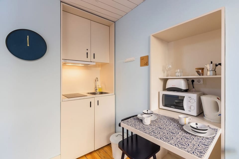 Studio with Comfortable Double-Bed and Air Conditioner