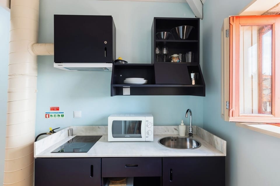 Equipped Kitchenette