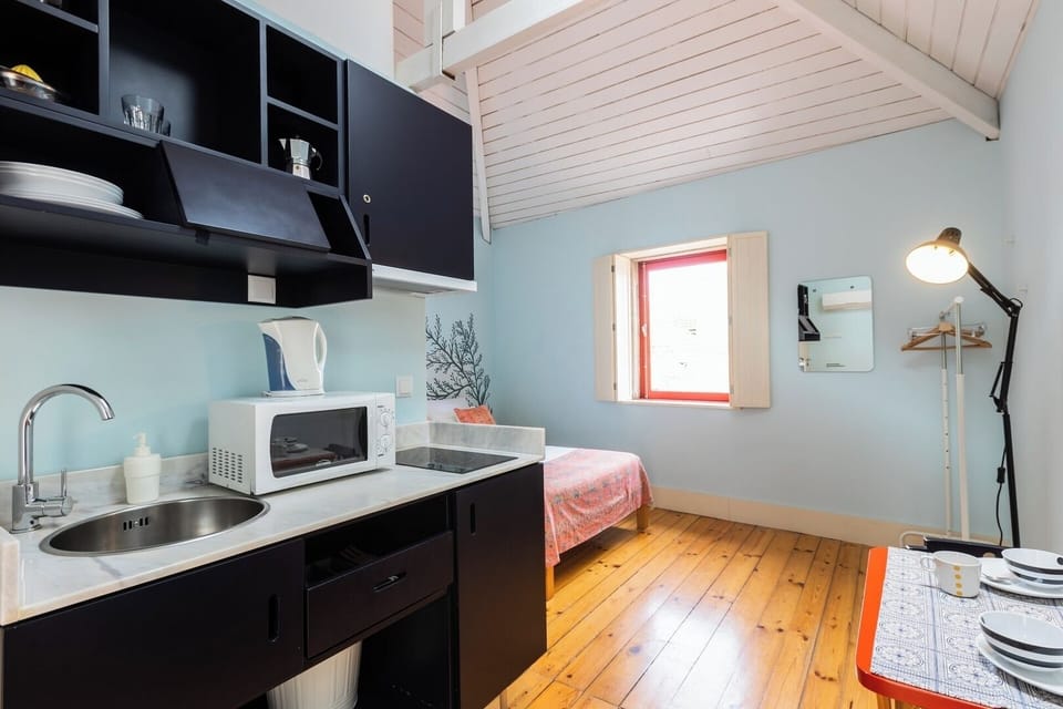 Equipped Kitchenette