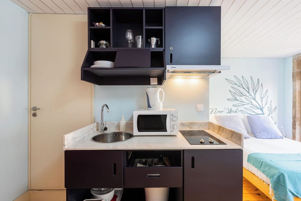 Equipped Kitchenette