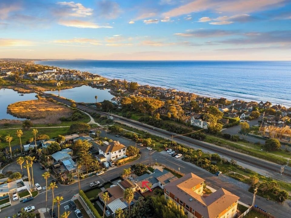 The lagoon divides Carlsbad and So Oceanside. Walkable to shops, cafes,  & beach