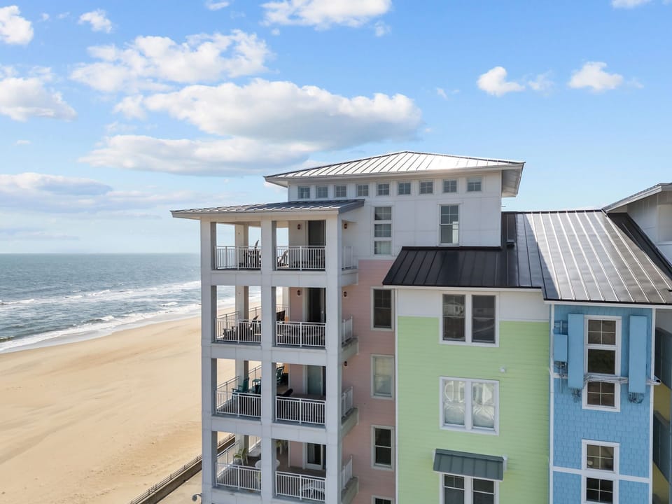 Penthouse Perspectives as  sweeping views of sunrises and sunsets from 2 decks Apartment in Sandbridge