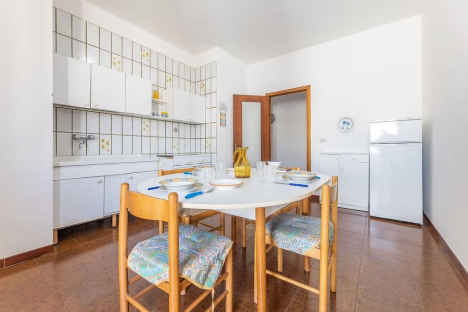 Autumn, Dining Room, Kitchen, Spring, Summer, Winter