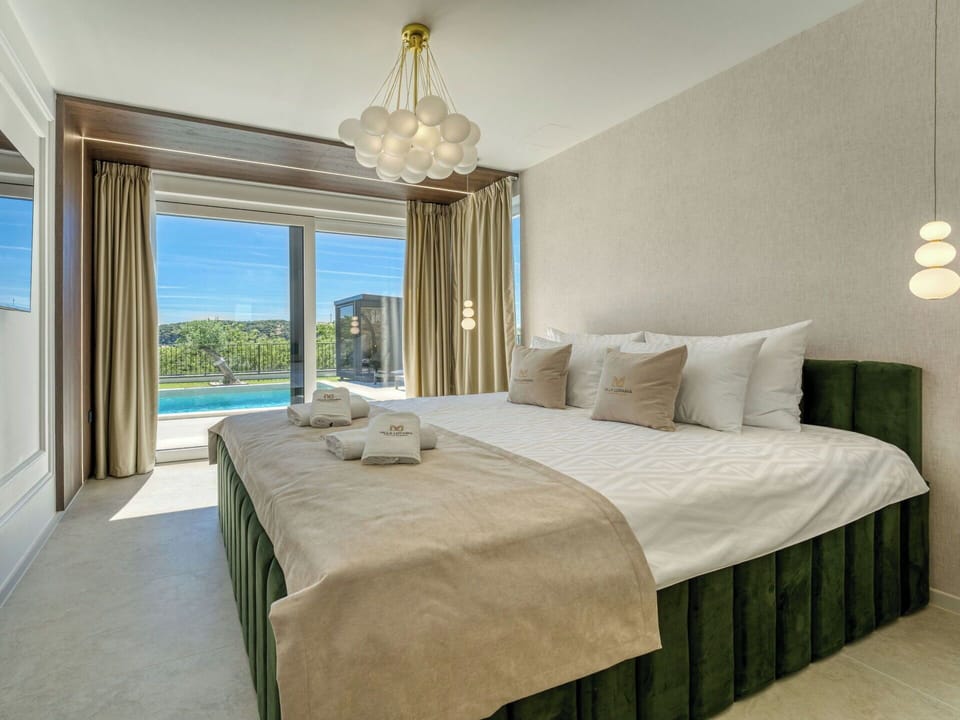 Interior Design, Flooring, Floor, Furniture, Wood, Ceiling, Bedroom, Bed, Textile, Lighting