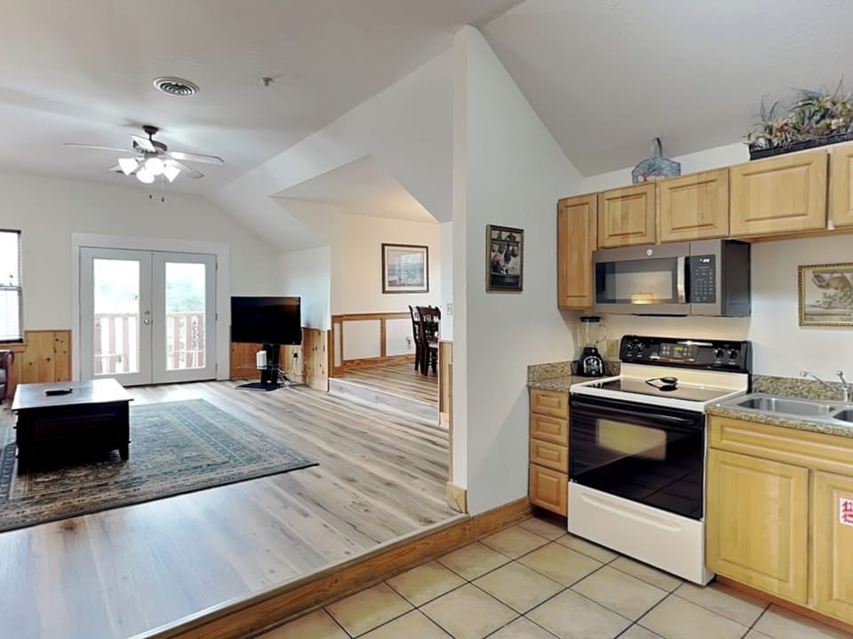 Spacious Open Floor Plan Perfect For Family Gatherings!
