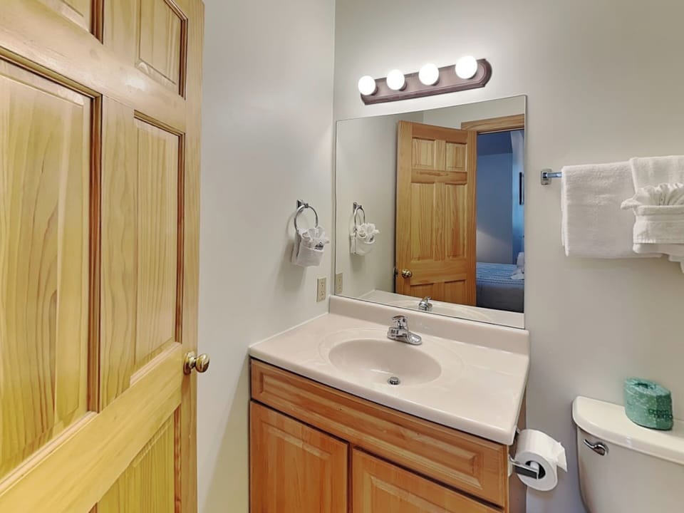 Second Bedroom En Suite Bathroom