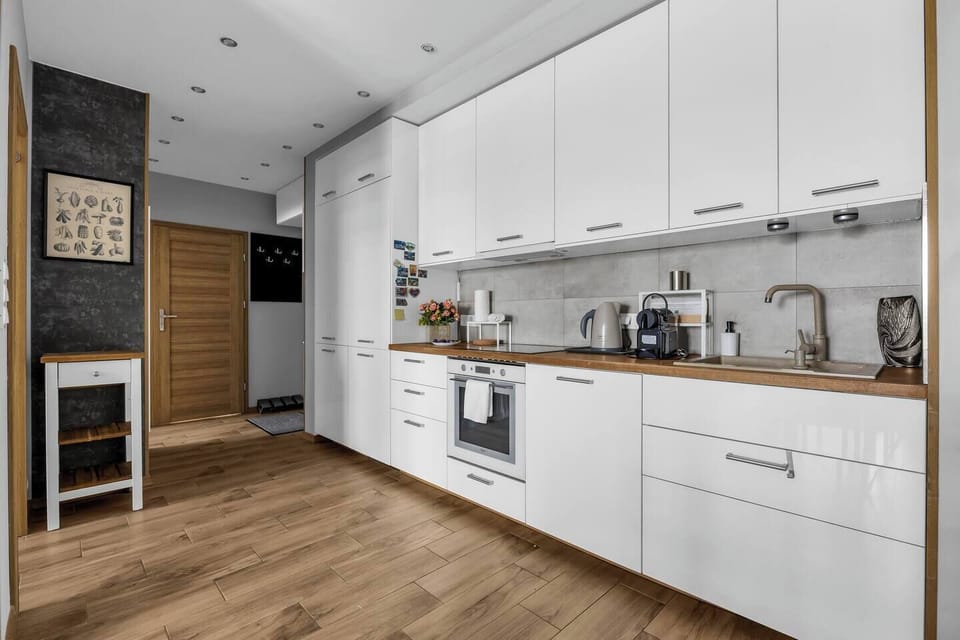Two Bedrooms Apartment with Parking, Private Loggia and Air Conditioning | Book Now with RENTUJEMY.COM