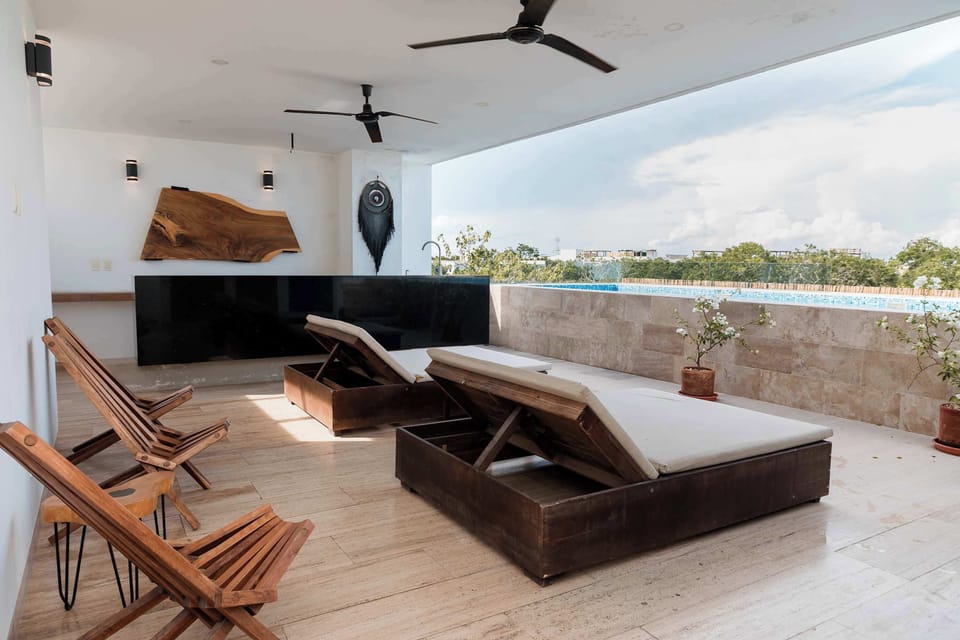 Balcony with outdoor furniture and views 