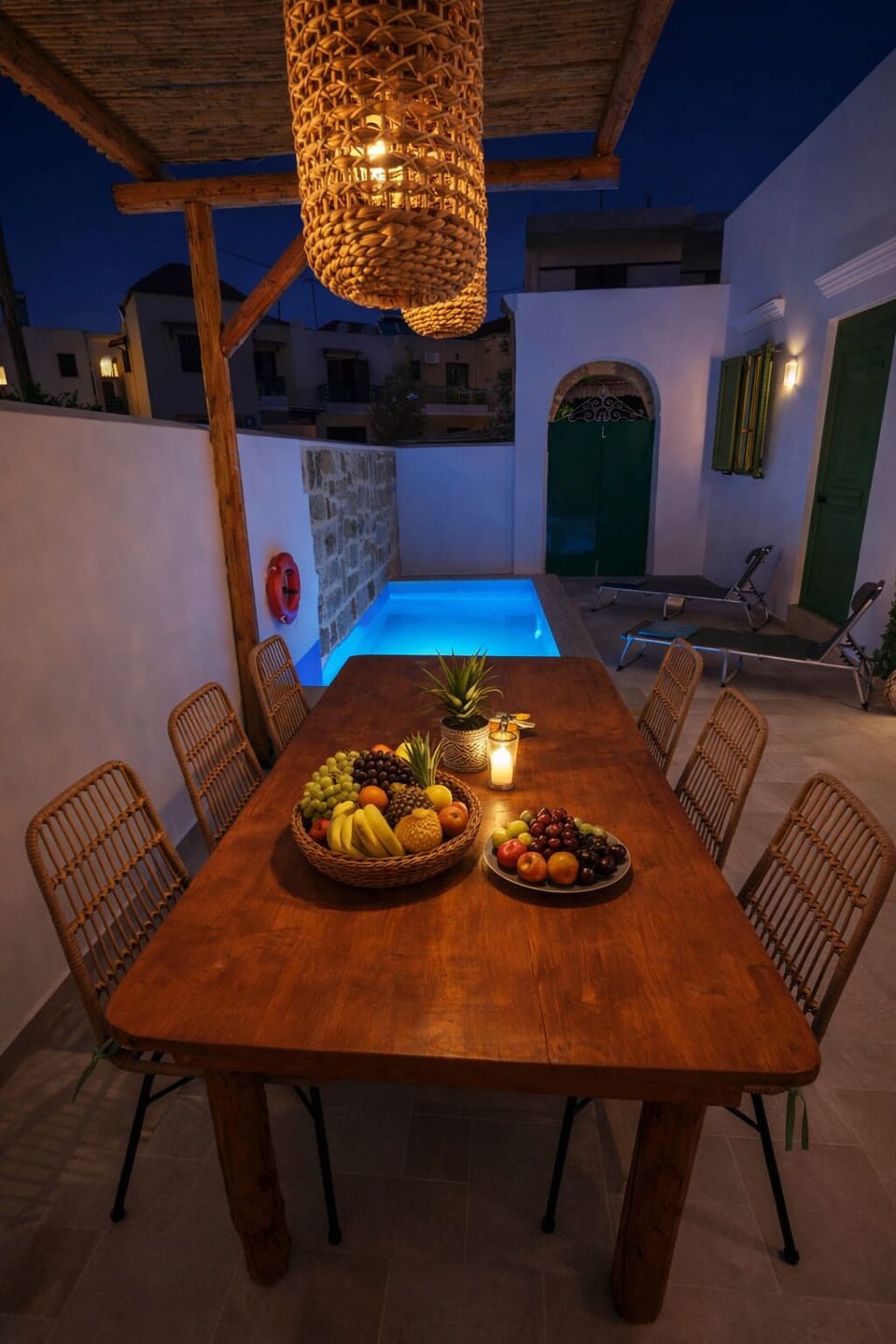 Outdoor dining