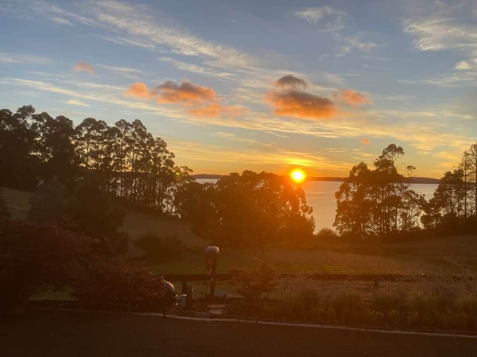 The Cottage at Flowerpot East