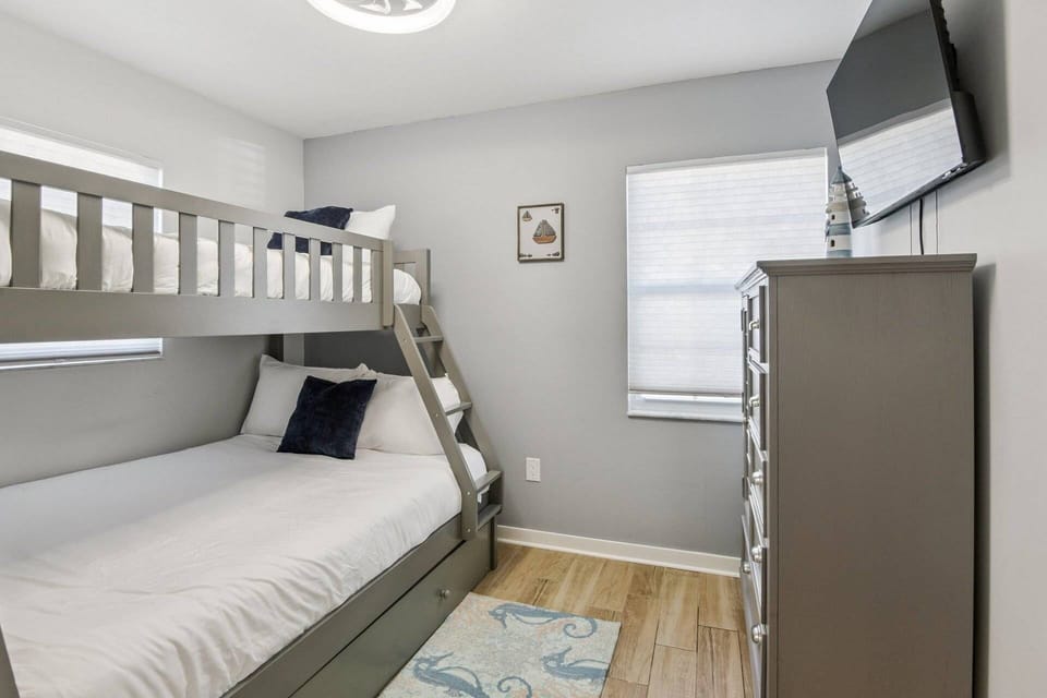 Family friendly bunk room