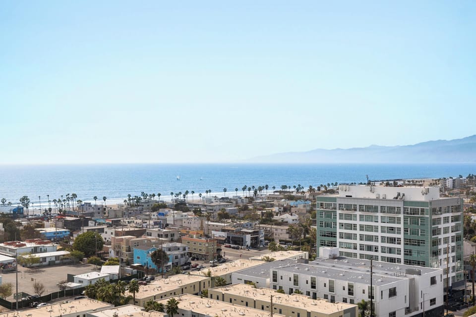 Panoramic views of the Pacific Ocean and Santa Monica Mountains.