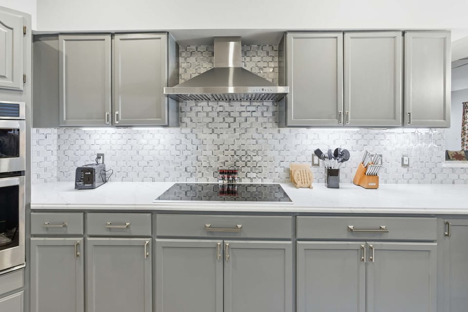 Spacious, modern, and ready for your culinary creations—this kitchen is where delicious memories are made. 