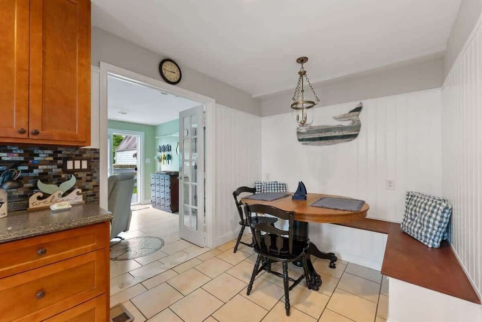 Oval Table Seats 4-5 Guests