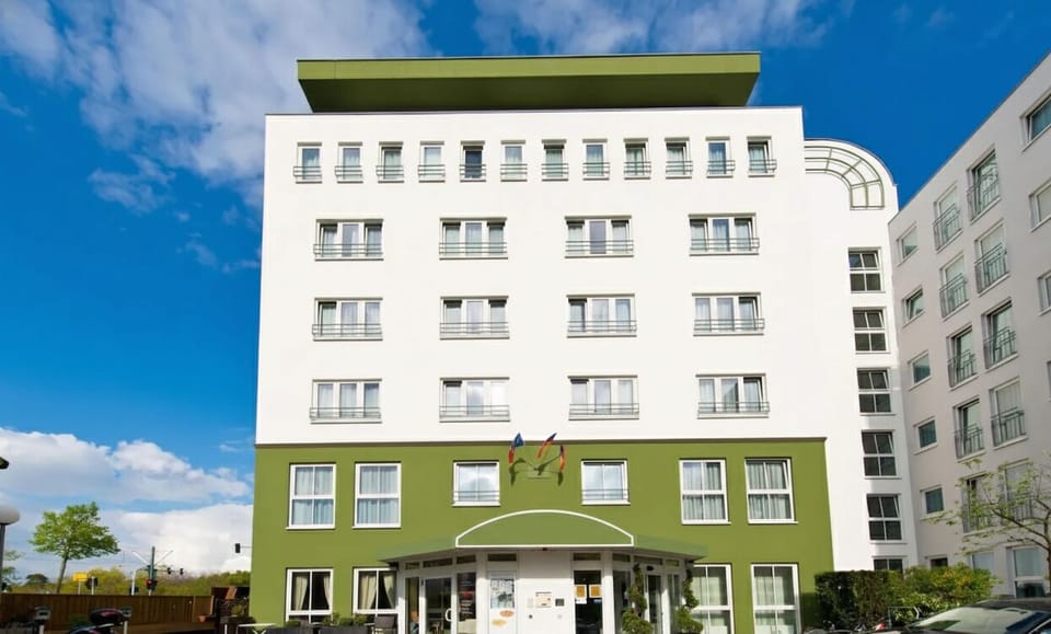 Arrive with ease at this bright, modern hotel entrance.
