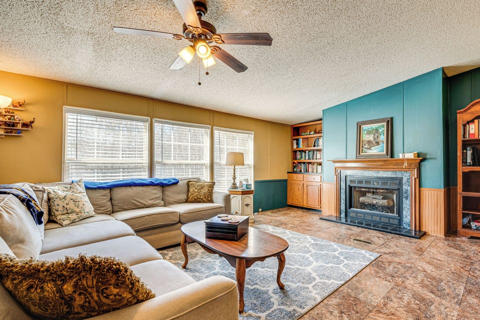 Luthersville Vacation Rental | 3BR | 3BA | 2,000 Sq Ft | 4 Steps to Enter