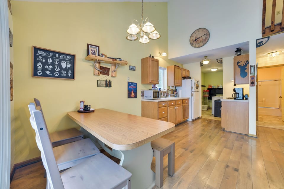 Dining Area | Dishware/Flatware | 1st Floor