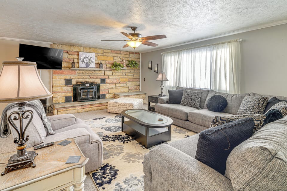 Belle Vacation Rental | 3BR | 2BA | 1,200 Sq Ft | Stairs Required