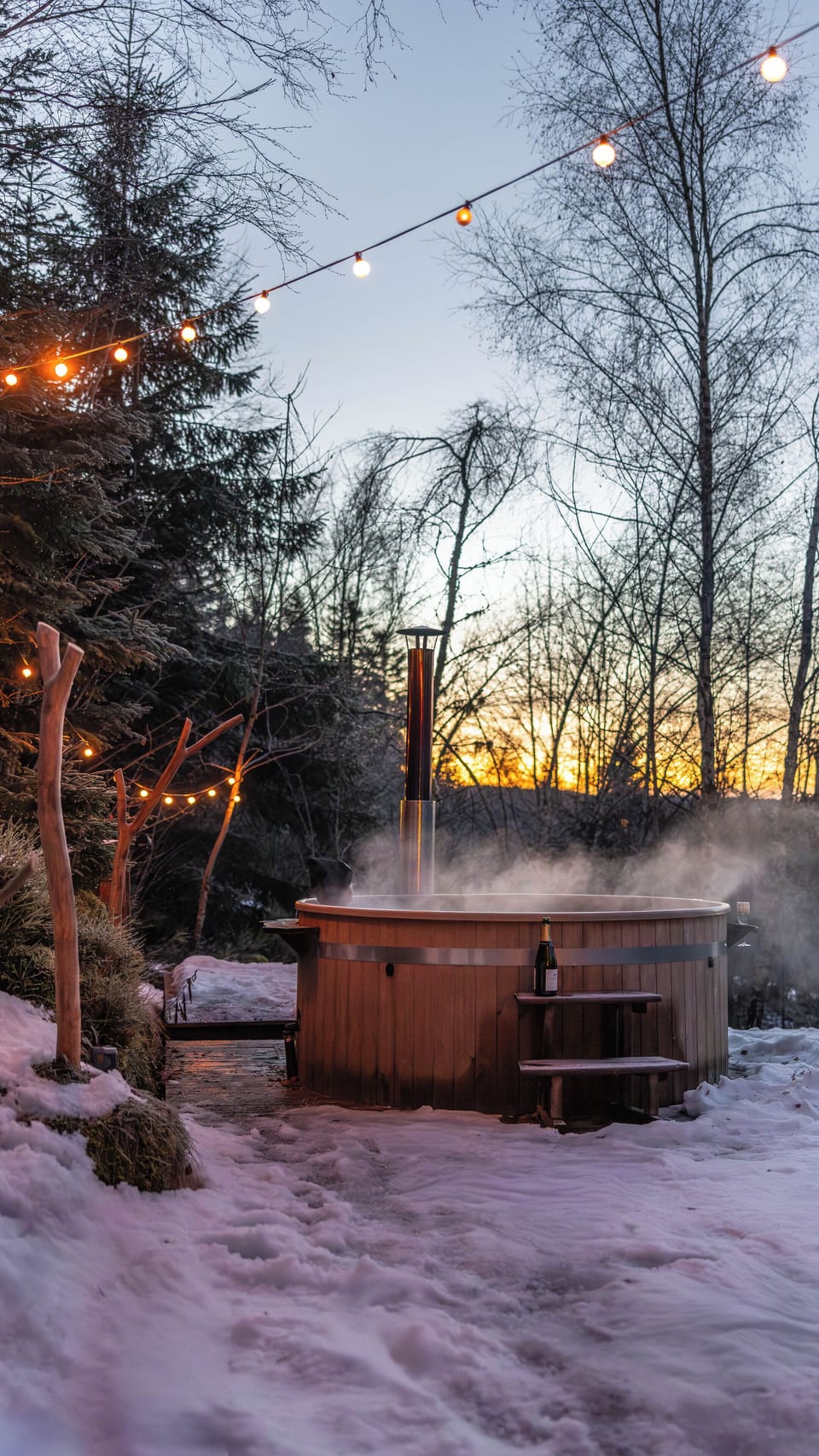 Outdoor spa tub