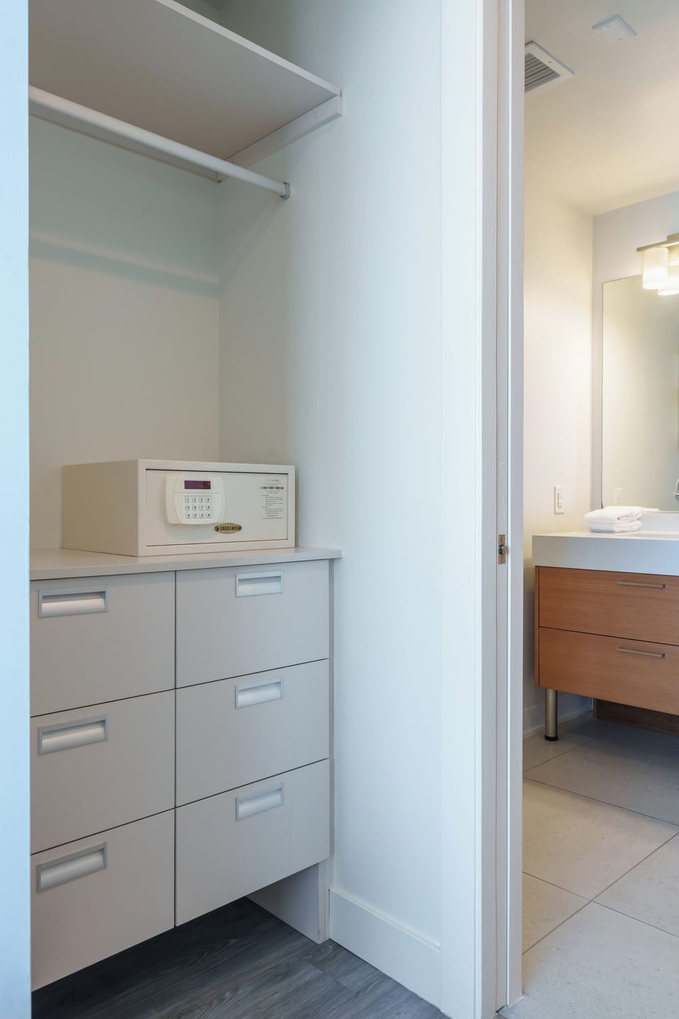 2_bedroom_level_DTLA__WEBRES_36