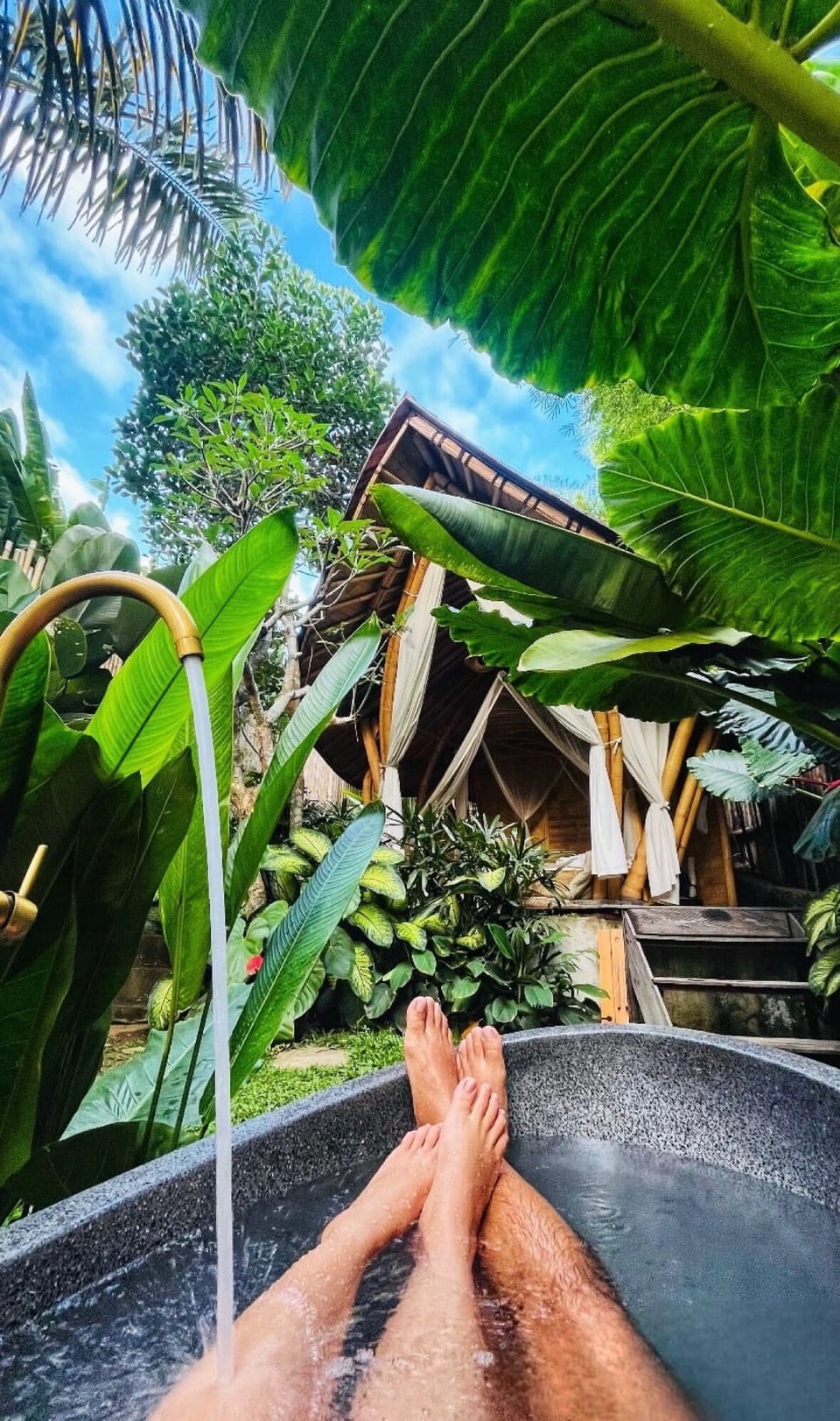 Outdoor spa tub
