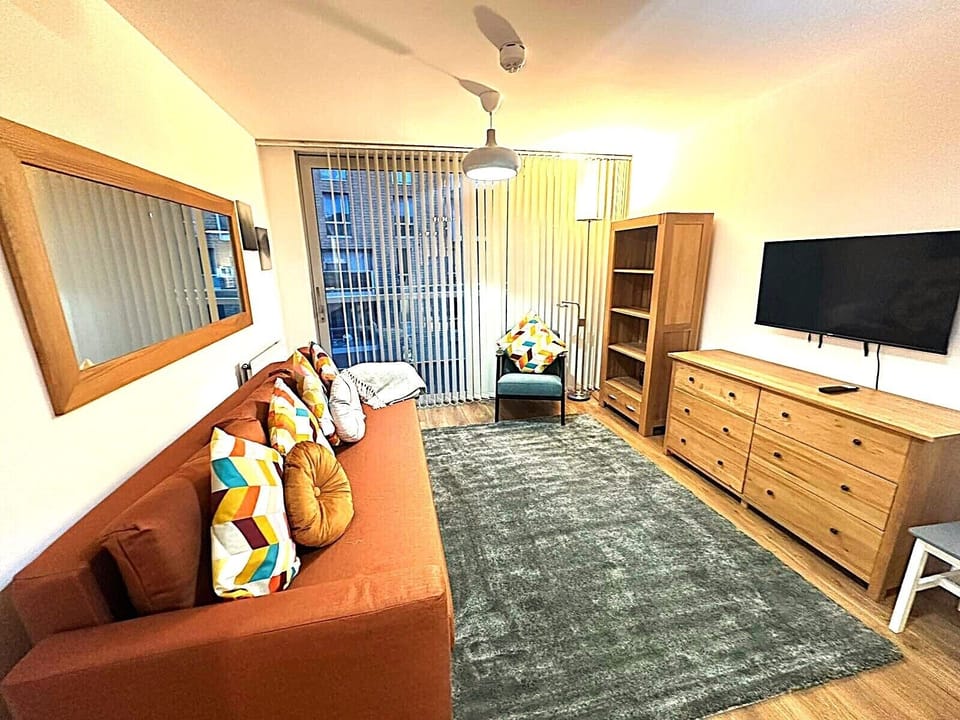 Living Room / Lounge