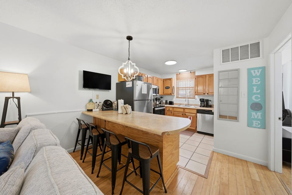 Eat In Kitchen