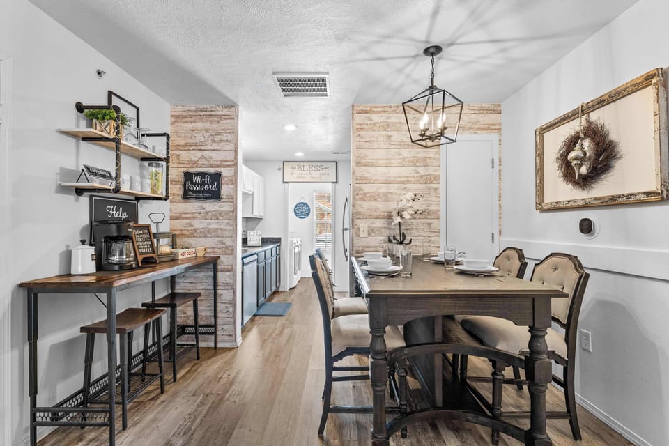 Enjoy the breezy, open flow of the main living spaces​