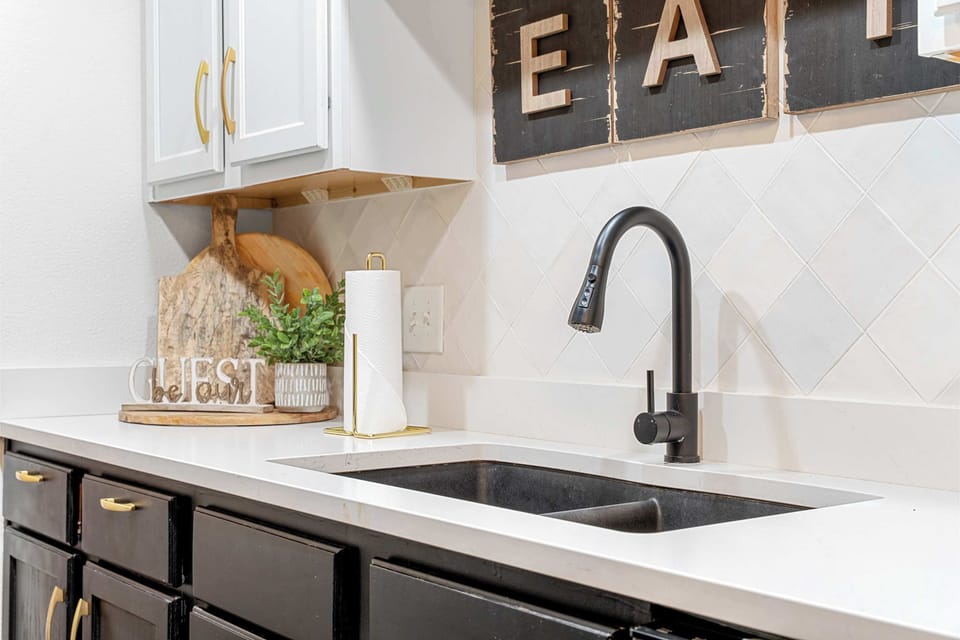 The kitchen is well equipped for an unforgettable getaway​