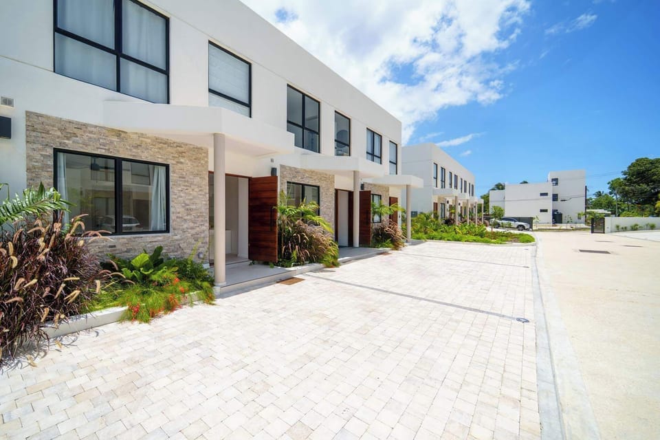 Barbados holiday home walking distance to beach