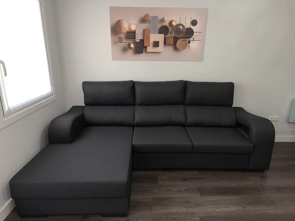 Eguzkey Sofa