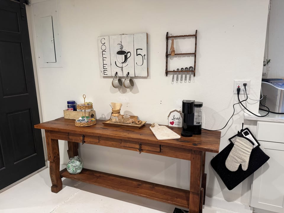 Coffee and tea station