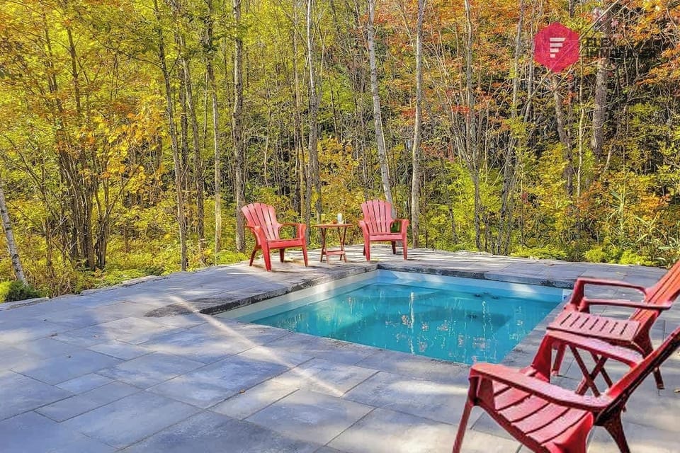 Your own private in-ground hot tub for 8 in your own private backyard :0