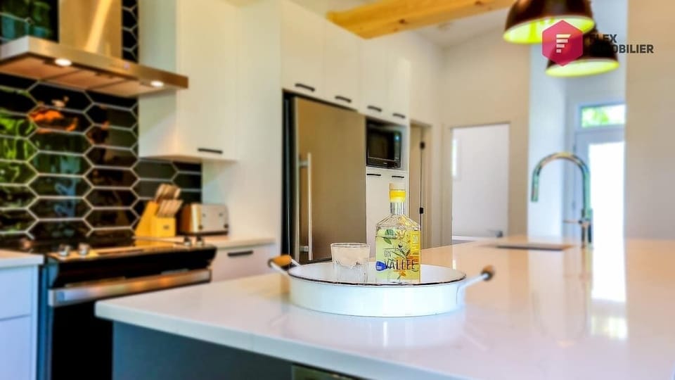 Et pourquoi pas un p'tit gin VALLÉE de la distillerie Ubald située dans notre belle région de Portneuf !