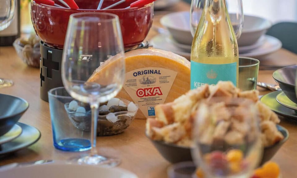 Quoi de mieux que des fromages et vins locaux pour votre prochaine fondue au fromage 🤤