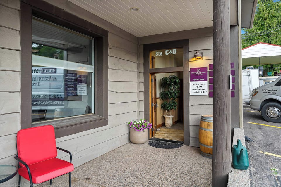 Grand View Building main entrance.